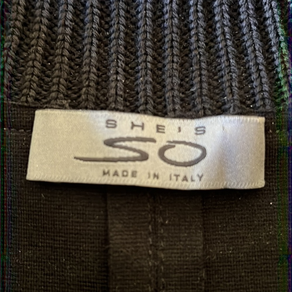 EUC She’s So Made in Italy Black Tunic Top with Knit Collar - Picture 6 of 11